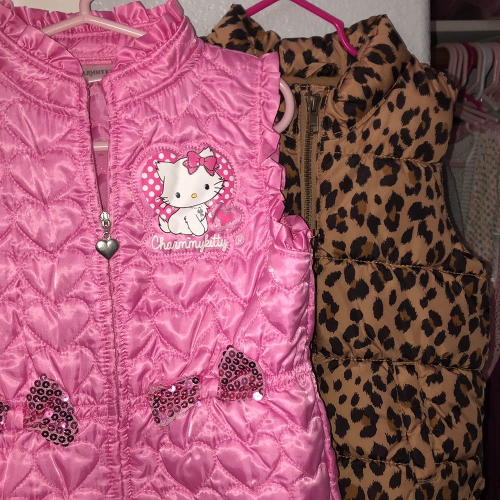 2! NWOT puffer vests!